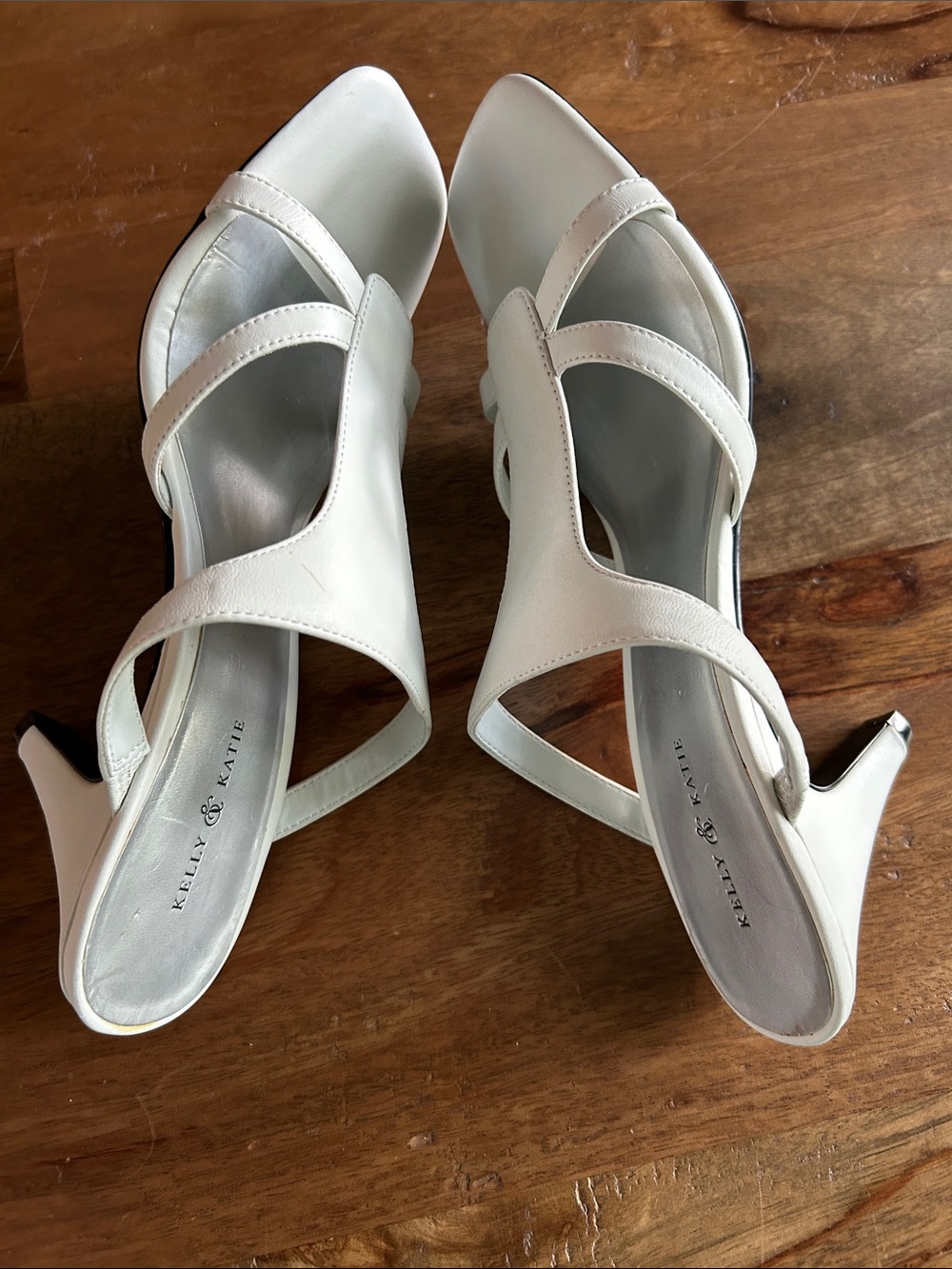 New Kelly & Katie White Bareback Sandal Pumps, 10 M - Picture 4 of 8